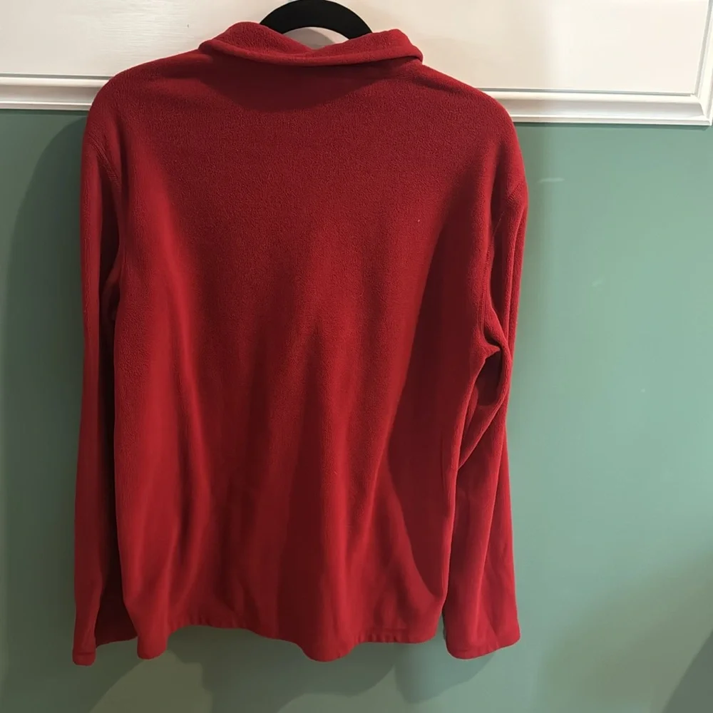 Men’s The Northface pull‎ over size medium--Red